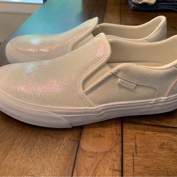 Vans - Picture 2 of 4